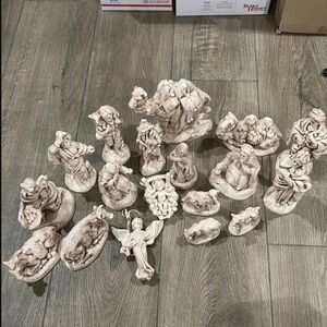 Vintage 18 piece Nativity